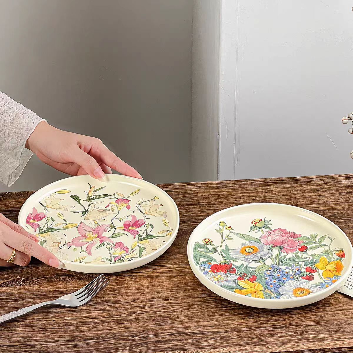 Prato Cerâmico Floral Romântic - Vintage Collectible Dishes avaliação e preço