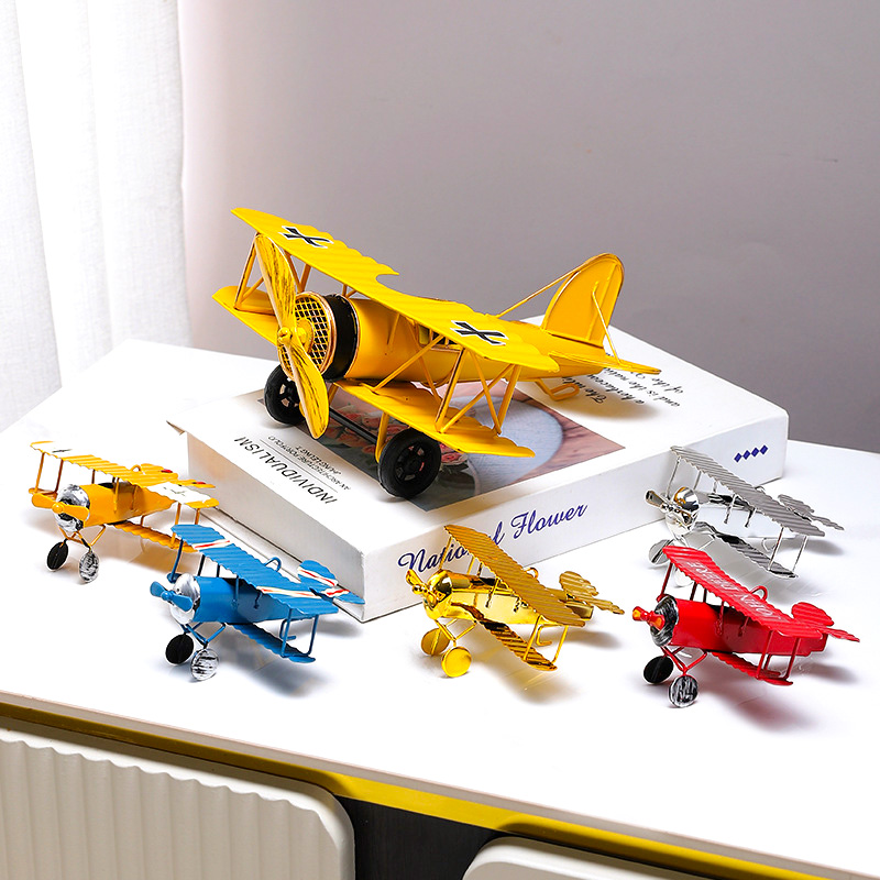 Modelo de Avião de Metal Vinta - Vintage Collectible Furniture avaliação e preço