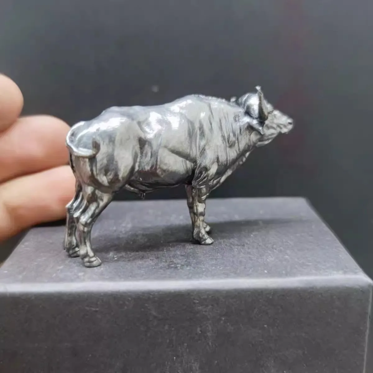 Escultura de búfalo africano d - Vintage Collectible Furniture avaliação e preço